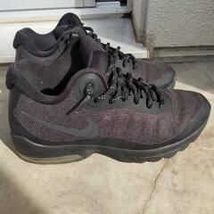 NIKEで26.5センチです。少し小さいかったから、あまり履いてなく、ほぼ新品同然、宜しくm(_ _)mの画像