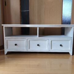 テレビボードの画像