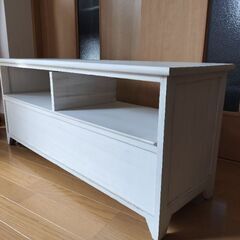 テレビボードの画像