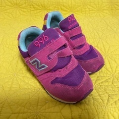 子供 アンパンマン長靴、ラルフ、NBシューズの画像