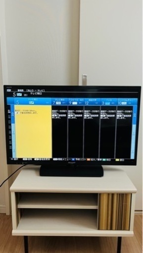 SHARP製　32型液晶テレビ　テレビ台付き