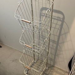 中古 キャスター付きワイヤーバスケット3段 角型 N9-CW30WH