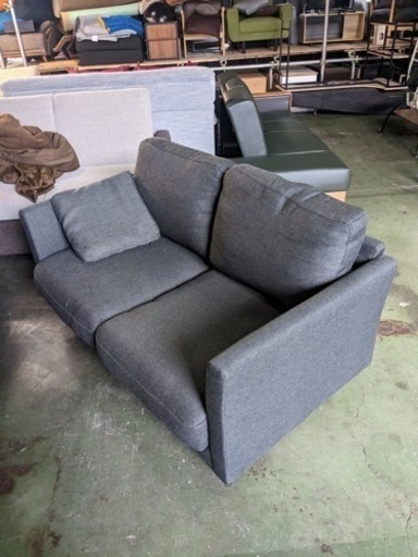 2人掛けソファー　布製　色グレー