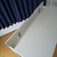 IKEA ホワイトデスクの画像