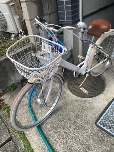 子ども用の自転車[24インチ、6速ギア、オートライト、鍵、防犯登録ok]