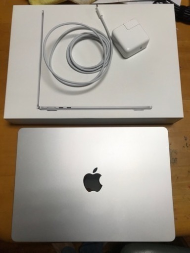 美品MacBook Air M2 2022 8GB/256GB シルバー
