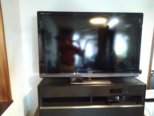 液晶テレビ Sharp Aquos 52'(LC52LB3)