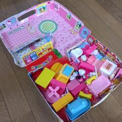 ハローキティのおうちとおみせ