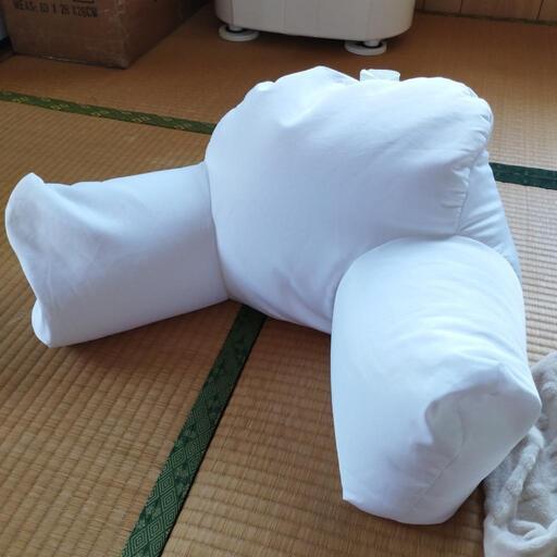 ニトリ　レストクッション