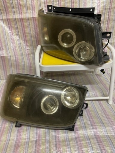 ハイエース200系、ヘッドライト社外品