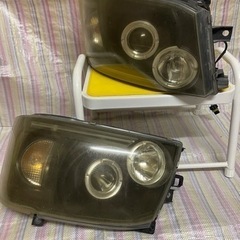 ハイエース200系、ヘッドライト社外品の画像
