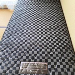 ニトリの組み立て式フレームとマット