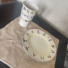 マンハッタナーズのお皿とコップ