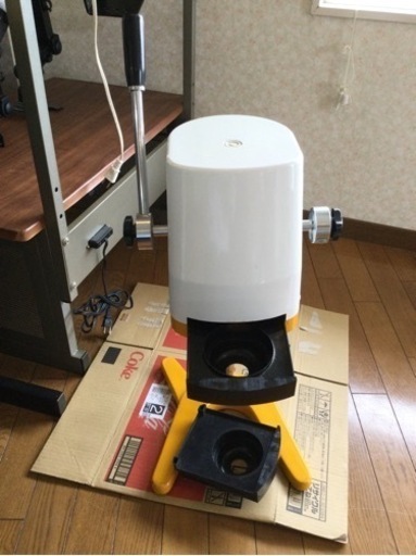 メイラクのパックアイスを搾り出す手動機械