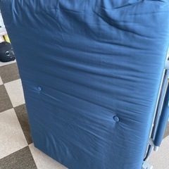 折りたたみベッドの画像