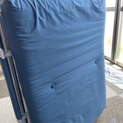 折りたたみベッドの画像