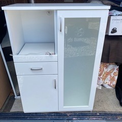 白い棚（ニトリ家具）