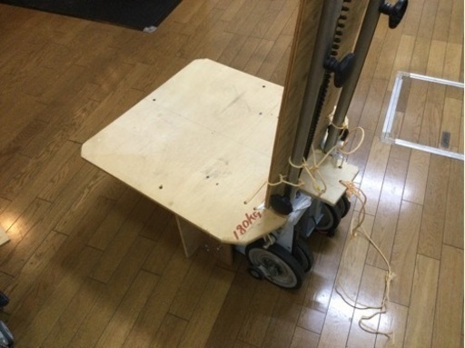 電動階段昇降台車　階段で荷物運搬につかいました。（2号機）