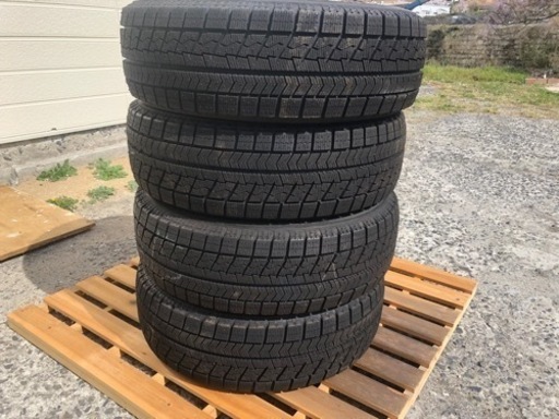 決まりました。美品イボ残り　15インチ　スタッドレスタイヤ　4本セット