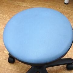 ②キャスター付き ラウンドチェア 丸イス 昇降式 背なし ブルー 丸椅子 丸いす スツール 札幌市 清田区 平岡の画像