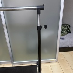ハンガーラックの画像