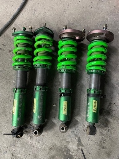 20クラウンより　チャクリキダンパー　車高調 326