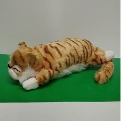 【新品未使用】笑う！猫田課長　笑い転げる猫　電動ぬいぐるみの画像