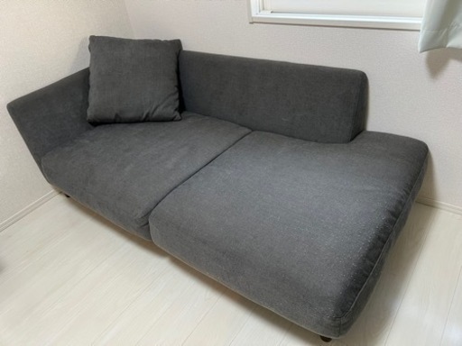 ベットの方で決まりました☆寝れます 1人掛けソファー 2人掛けソファー グレーソファー 毛玉取れば綺麗 しっかり座れる 元値8万 価格交渉あり クッション1つ付き