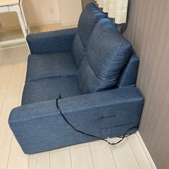 ソファ　2人掛け　青　コンセントつきの画像
