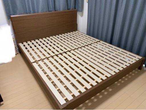 ニトリ クイーンベッドフレーム ミドルブラウン