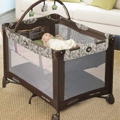 GRACO  ベビーベット　ベビーサークル　ベビー布団付きの画像