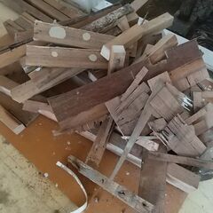 廃材　無料で差し上げます　燃料　木材の画像