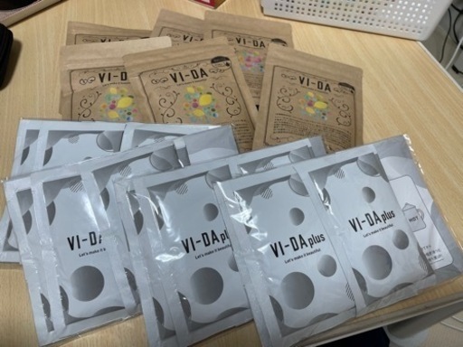 【受渡し者決定】VI-DA、PUMAジャージ、食品セット