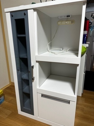 カープボード　食器棚