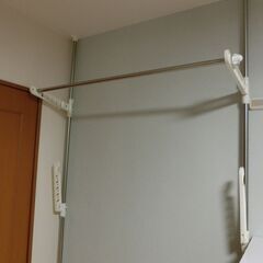 突っ張りハンガー室内用の画像