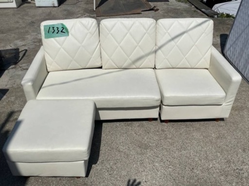 1332番　高級 白 white L字型ソファ 合皮 お洒落 オットマン付き