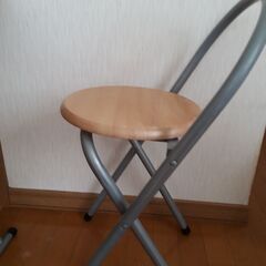 机、椅子セットの画像