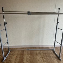 ハンガーラック（引取りに来れる方）