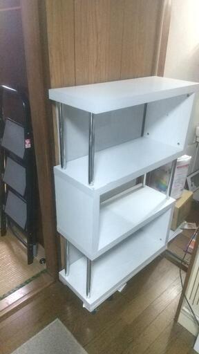 陳列棚(家庭用棚に利用していました。多少の汚れや傷があります。棚部分とパイプ部分は、分解できますので、搬送に便利です。裏面は、自分でパネルを貼っていますが、簡単に剥がせます。)