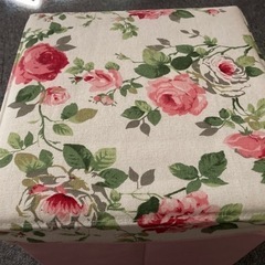 ☆薔薇柄折りたたみ収納椅子☆自宅保管品の画像