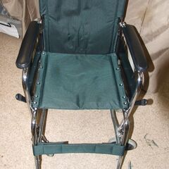 【紋別市発】車いす　車椅子　自走式　スチール製　介護/介助/患者移動/　スタンダードタイプ　２４インチエアータイヤ　使用感の少ない中古品　メーカー不明　DCMで購入の画像