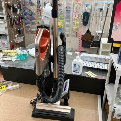 オススメ2018年製 HITACHI コードレス スティック型充電式掃除機 PV-BEH900 日立 7324