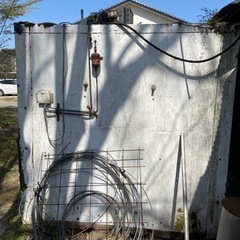 古いコンテナの画像