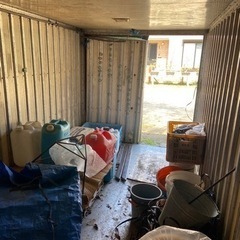 古いコンテナの画像