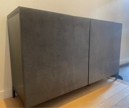 今週末まで限定のお値段　【美品】IKEAテレビボード、ガラス天板