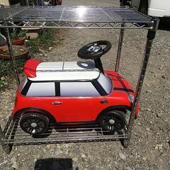 幼児用の自動車 またがり足こぎ 差し上げます