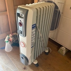 オイルヒーター　デロンギ　h770812efs