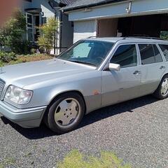 ベンツ W124ワゴン E320T 左ハンドル シルバー 車庫保管車両 価格交渉可の画像