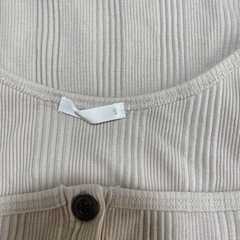 タンクトップ GUの画像