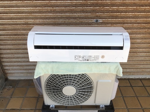 日立　白くまくん　2.2K 冷暖房エアコン　２０２１年製